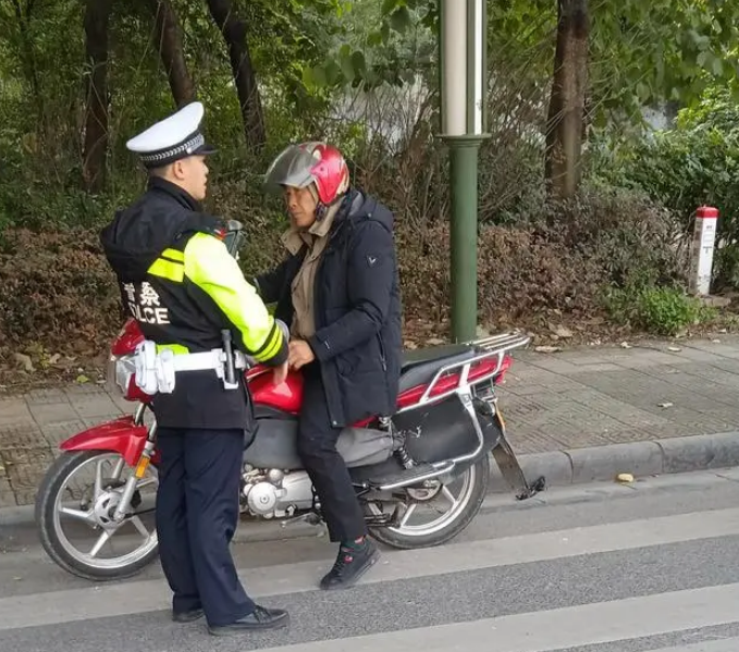 查處酒駕，只為大家的出行保駕護航